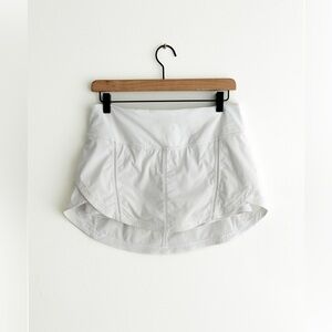 Lululemon Full Stride Skirt in white sz 6